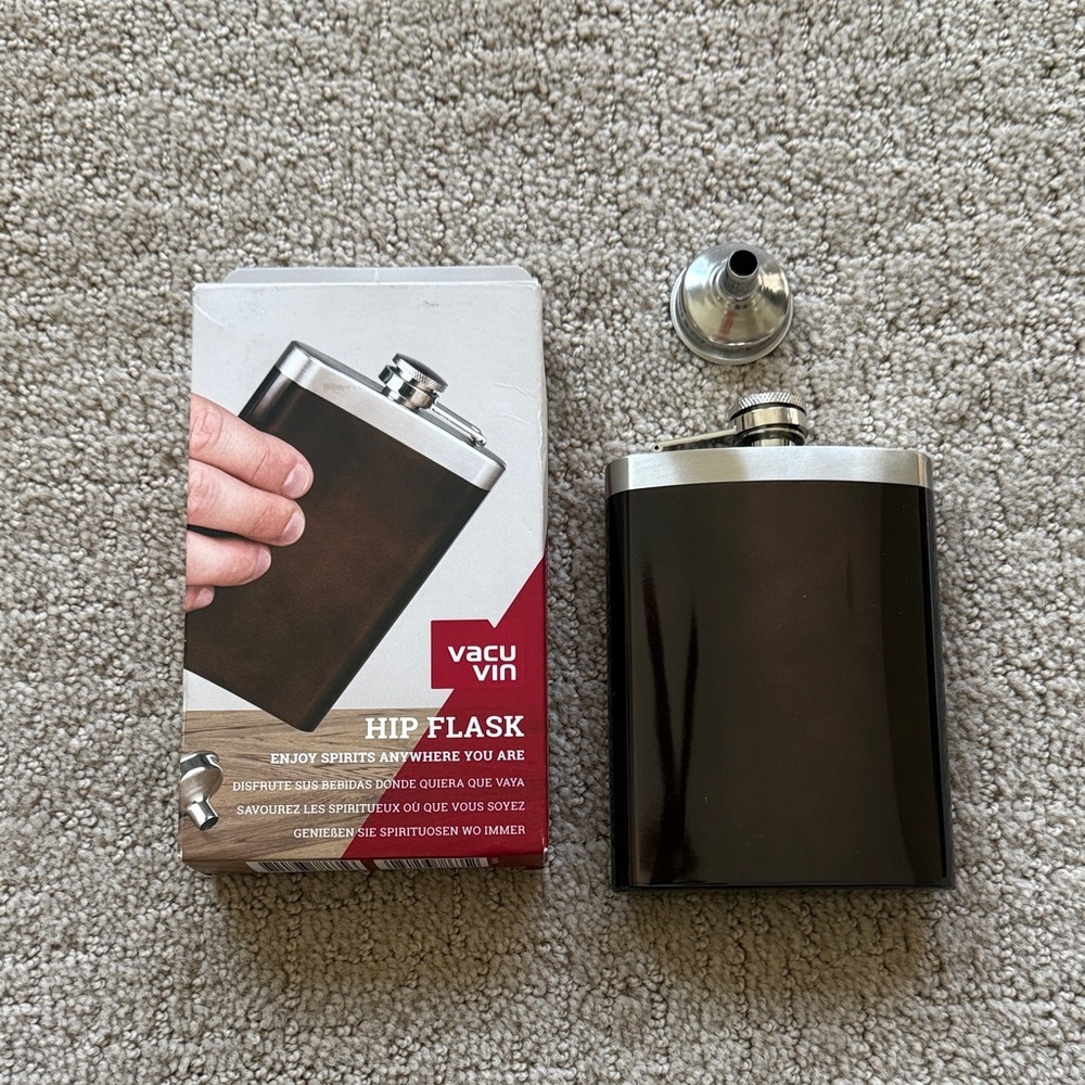 Vacu Vin Hip Flask with Funnel